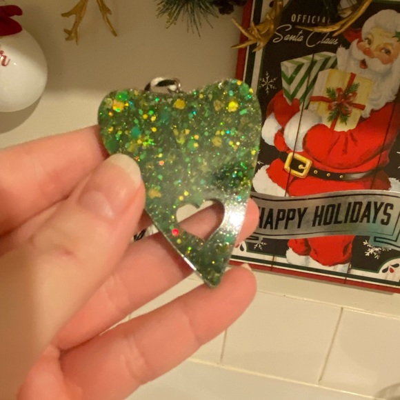 4/10$ Ouija Planchette Christmas Ornament - Picture 3 of 7